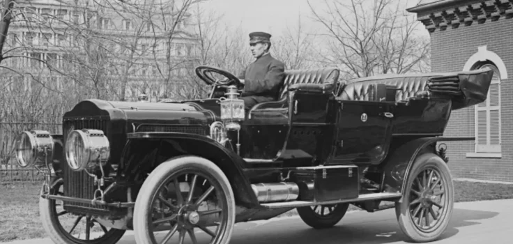 Who Manufactured The First Automobile